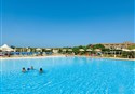 foto bazen hotela Mimose Beach Village v Badesi na talianskom ostrove Sardinia