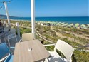 foto terasa hotela Mimose Beach Village v Badesi na talianskom ostrove Sardinia