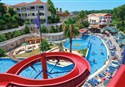 foto bazen s toboganom v hotelovom komplexe Zante Royal Resort Hotels v stredisku Vassilikos na ostrove Zakynthos