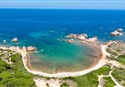 foto plaz La Canneddi pri hoteli Red Sun Village v Canneddi - Isola Rossa na talianskom ostrove Sardinia