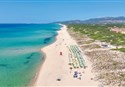 foto plaz hotela Mimose Beach Village v Badesi na talianskom ostrove Sardinia