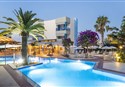 foto Podvečerný pohľad na hotel Ibiscos beach od hlavného bazéna, Rethymno, ostrov Kréta