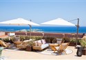 foto terasa hotela Mangia´s Sardinia Resort v Santa Teresa Gallura na talianskom ostrove Sardinia