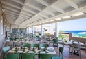 foto terasa hlavnej restauracie hotela Mangia´s Sardinia Resort v Santa Teresa Gallura na talianskom ostrove Sardinia