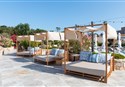 foto Lime bar pri bazene s terasou  hotela Mangia´s Sardinia Resort v Santa Teresa Gallura na talianskom ostrove Sardinia